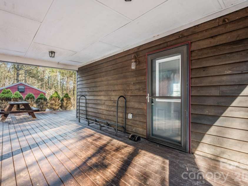 1481 Levi Lane, Lenoir, NC 28645.  MLS# CAR4356686, YatesRealty ID 23221. 