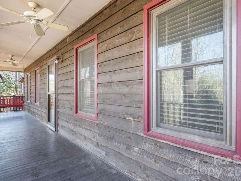 1481 Levi Lane, Lenoir, NC 28645.  MLS# CAR4356686, YatesRealty ID 23221. 