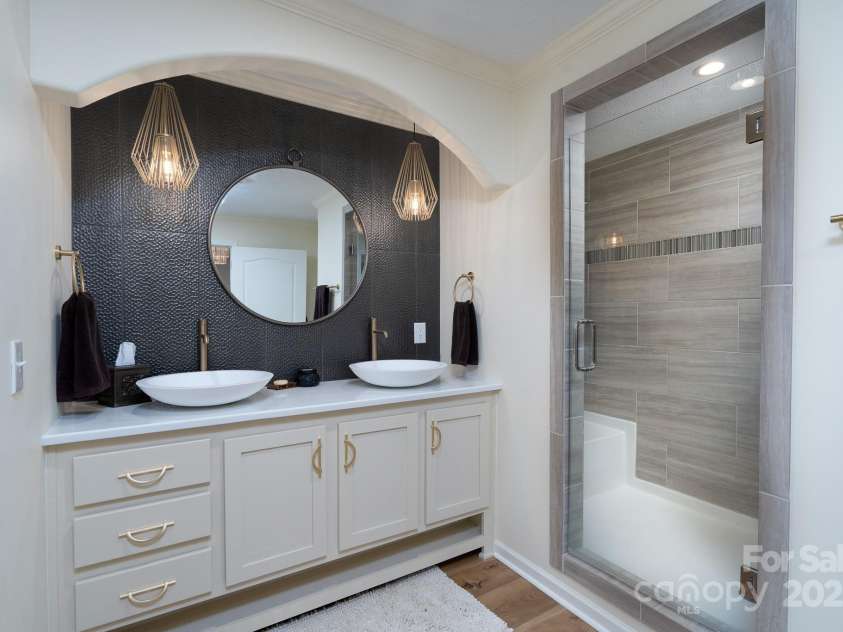 16132 Mclester Road, Oakboro, NC 28129.  MLS# CAR4263012, YatesRealty ID 23221. HUGE 4x8 walk in shower with double shower heads.