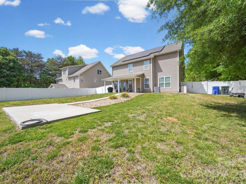167 Ashlyn Creek Drive, Mooresville, NC 28115.  MLS# CAR4373557, YatesRealty ID 23222. 