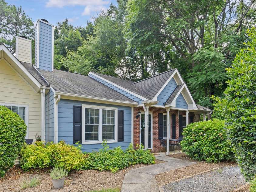 9136 Four Mile Creek Road, Charlotte, NC 28277.  MLS# CAR4276244, YatesRealty ID 23222. 