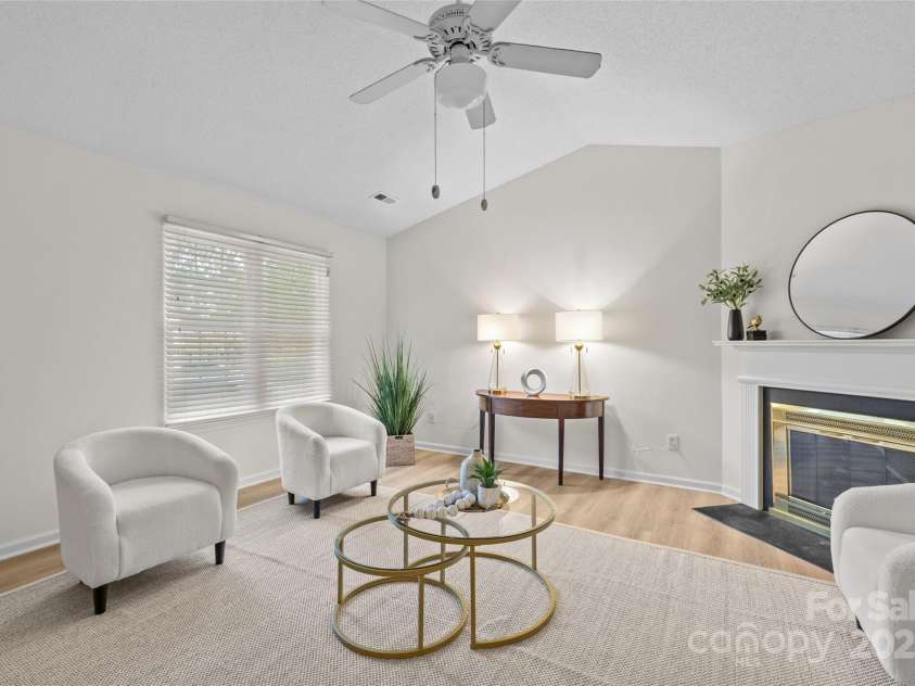 9136 Four Mile Creek Road, Charlotte, NC 28277.  MLS# CAR4276244, YatesRealty ID 23222. 
