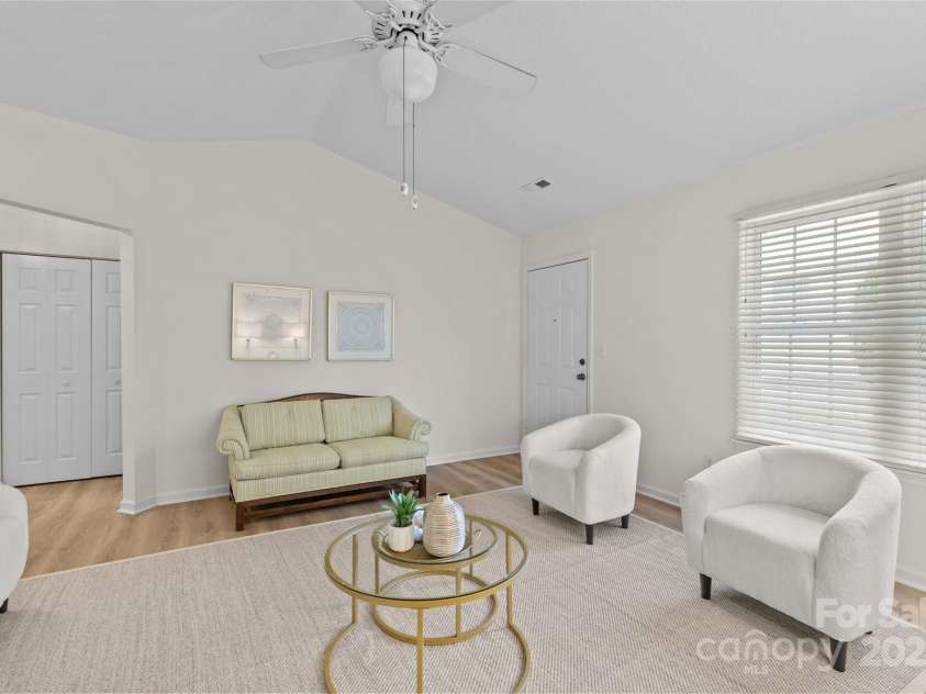 9136 Four Mile Creek Road, Charlotte, NC 28277.  MLS# CAR4276244, YatesRealty ID 23222. 