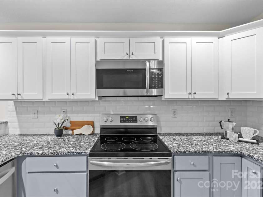 9136 Four Mile Creek Road, Charlotte, NC 28277.  MLS# CAR4276244, YatesRealty ID 23222. 