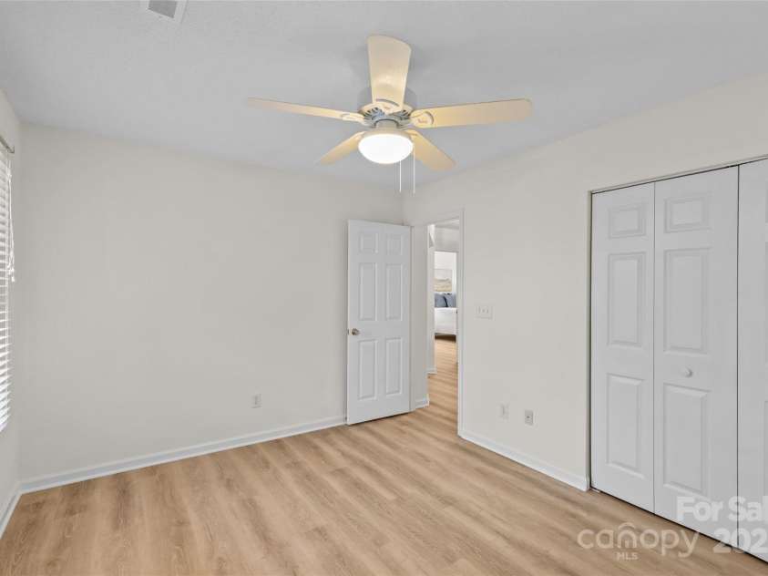 9136 Four Mile Creek Road, Charlotte, NC 28277.  MLS# CAR4276244, YatesRealty ID 23222. 