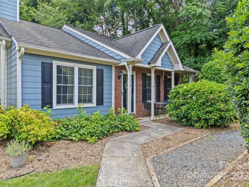 9136 Four Mile Creek Road, Charlotte, NC 28277.  MLS# CAR4276244, YatesRealty ID 23222. 