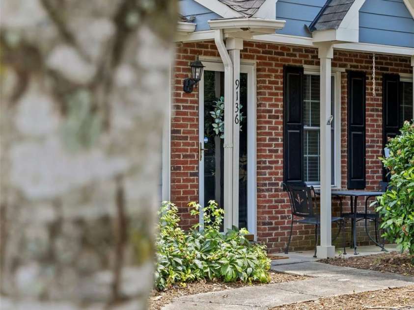 9136 Four Mile Creek Road, Charlotte, NC 28277.  MLS# CAR4276244, YatesRealty ID 23222. 