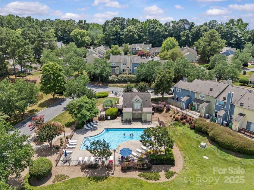 9136 Four Mile Creek Road, Charlotte, NC 28277.  MLS# CAR4276244, YatesRealty ID 23222. 