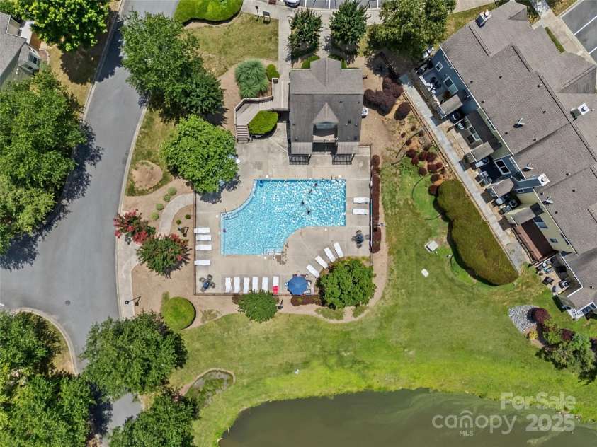 9136 Four Mile Creek Road, Charlotte, NC 28277.  MLS# CAR4276244, YatesRealty ID 23222. Community pool