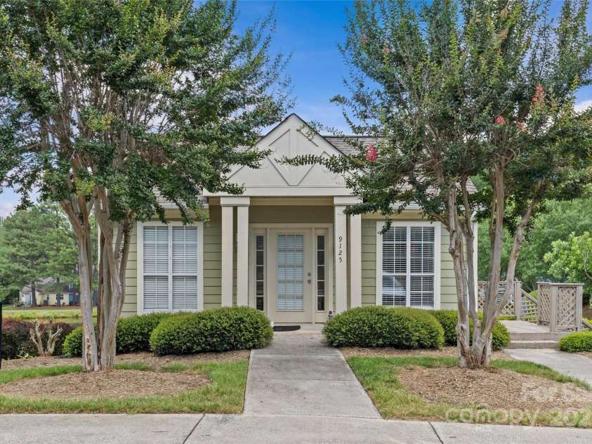 9136 Four Mile Creek Road, Charlotte, NC 28277.  MLS# CAR4276244, YatesRealty ID 23222. Pool clubhouse