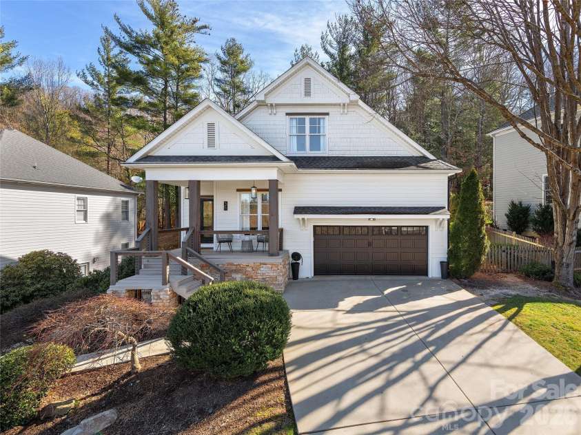 35 White Ash Drive, Asheville, NC 28803.  MLS# CAR4350897, YatesRealty ID 23223. 