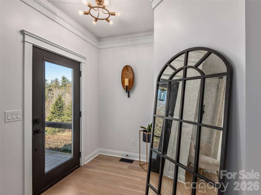 35 White Ash Drive, Asheville, NC 28803.  MLS# CAR4350897, YatesRealty ID 23223. 