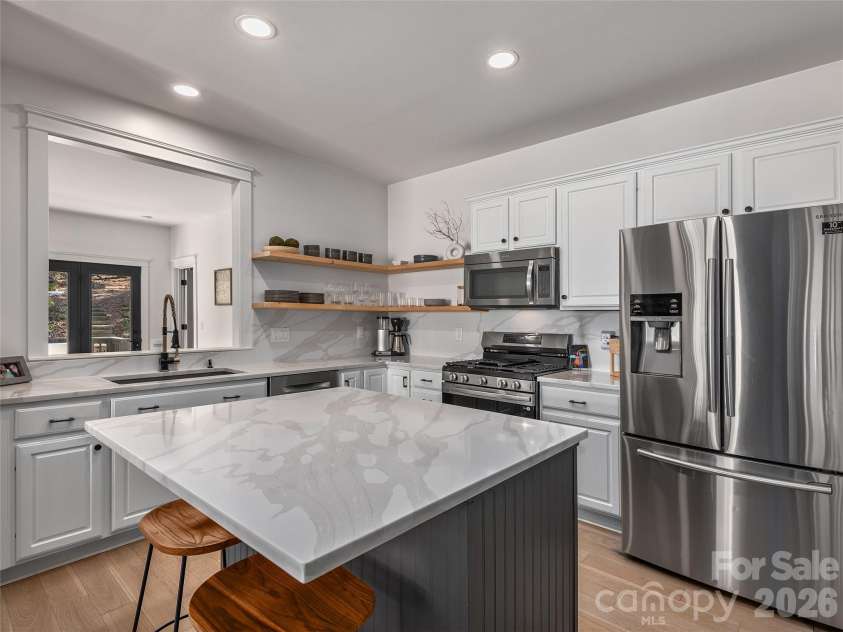 35 White Ash Drive, Asheville, NC 28803.  MLS# CAR4350897, YatesRealty ID 23223. 