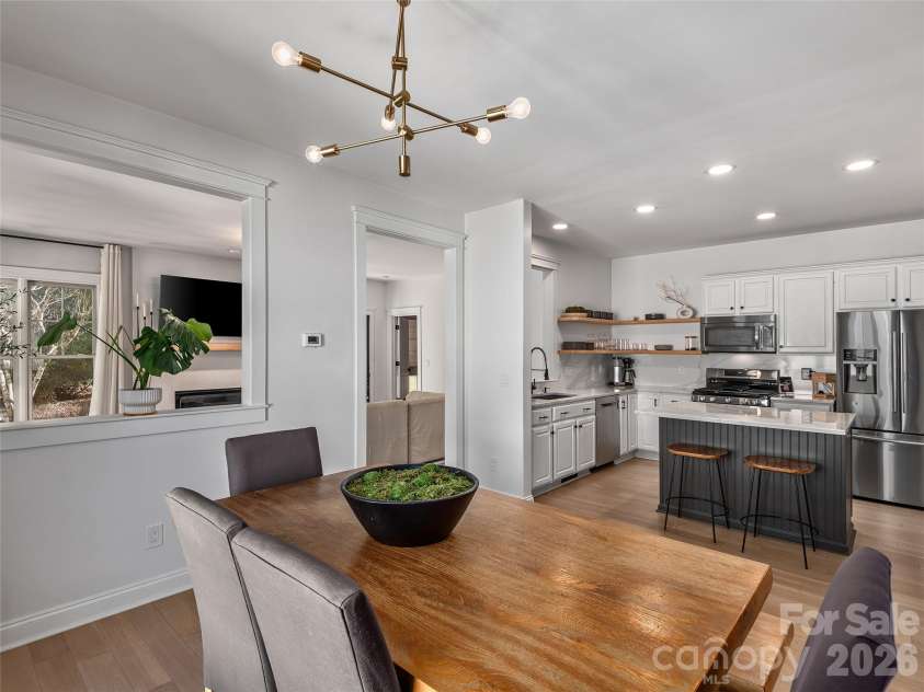 35 White Ash Drive, Asheville, NC 28803.  MLS# CAR4350897, YatesRealty ID 23223. 