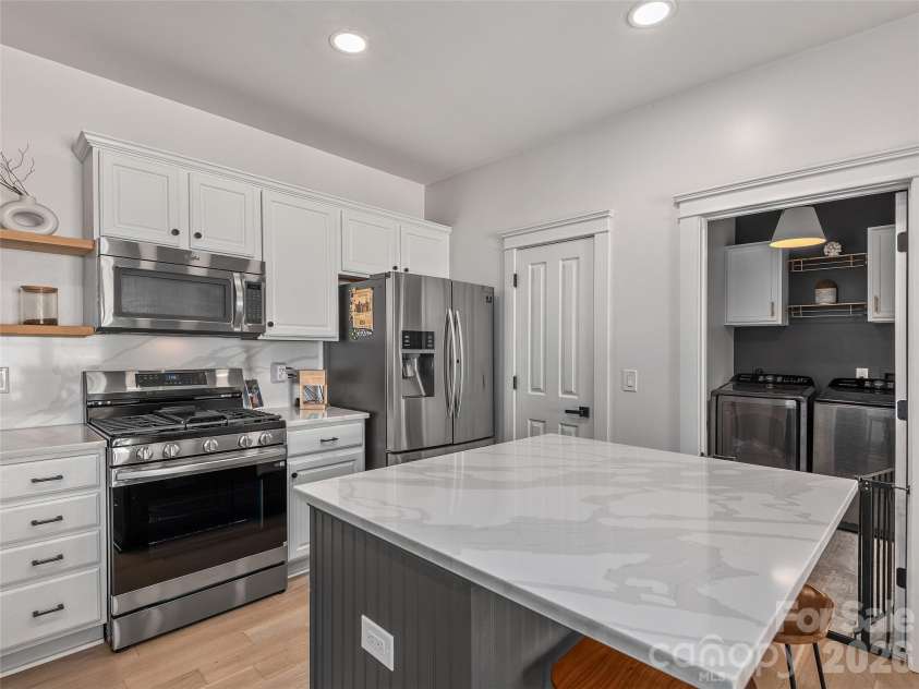 35 White Ash Drive, Asheville, NC 28803.  MLS# CAR4350897, YatesRealty ID 23223. 