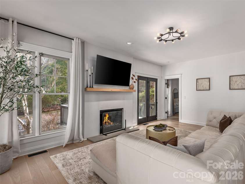 35 White Ash Drive, Asheville, NC 28803.  MLS# CAR4350897, YatesRealty ID 23223. 
