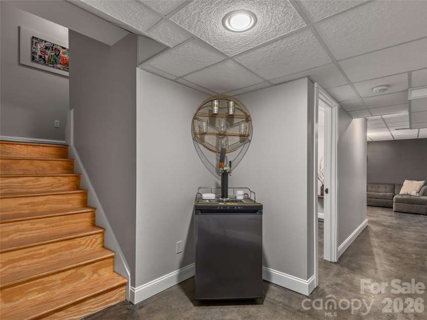 35 White Ash Drive, Asheville, NC 28803.  MLS# CAR4350897, YatesRealty ID 23223. 