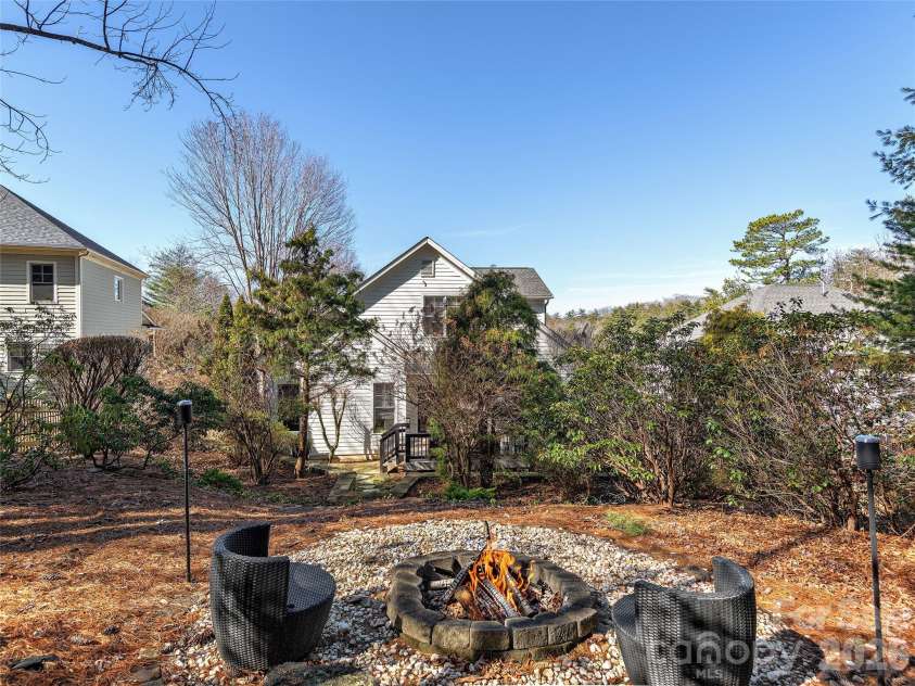 35 White Ash Drive, Asheville, NC 28803.  MLS# CAR4350897, YatesRealty ID 23223. 