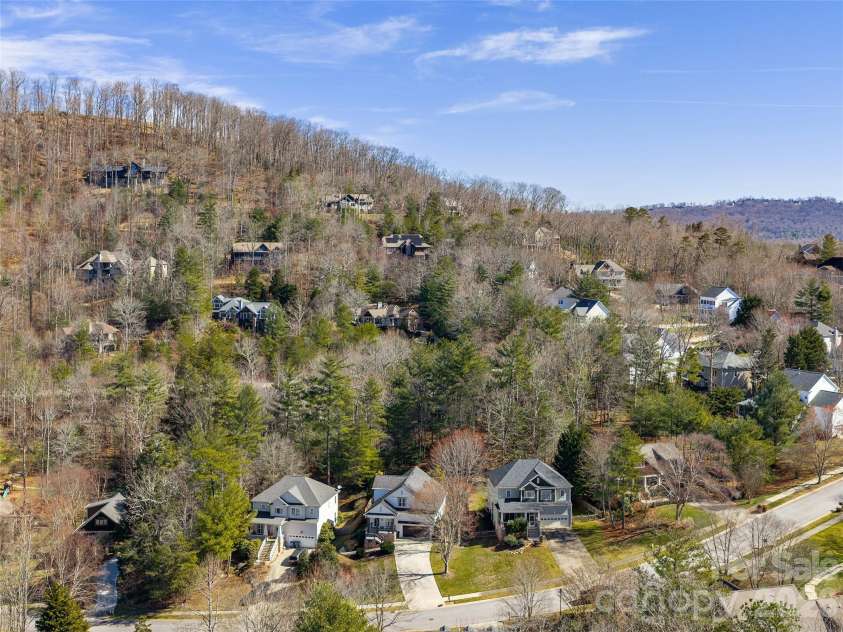 35 White Ash Drive, Asheville, NC 28803.  MLS# CAR4350897, YatesRealty ID 23223. 