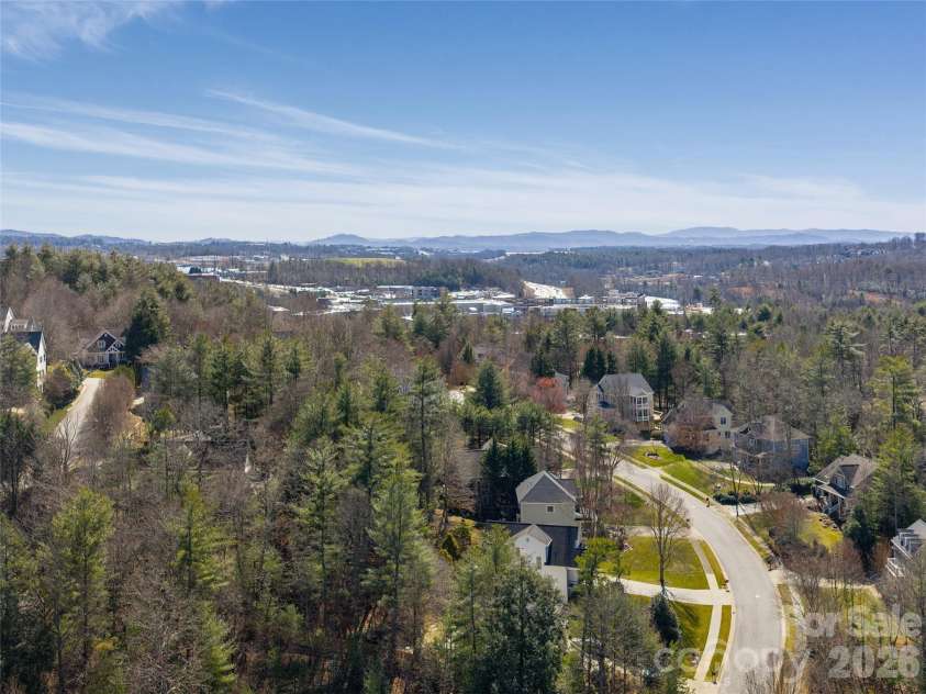 35 White Ash Drive, Asheville, NC 28803.  MLS# CAR4350897, YatesRealty ID 23223. 
