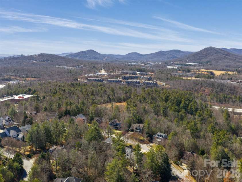 35 White Ash Drive, Asheville, NC 28803.  MLS# CAR4350897, YatesRealty ID 23223. 