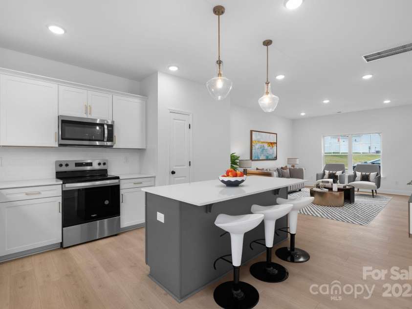 71 Walnut Springs Drive, Asheville, NC 28804.  MLS# CAR4204861, YatesRealty ID 23223. 