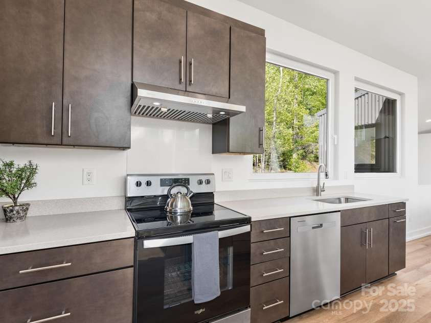 85 Fork Trail, Lake Toxaway, NC 28747.  MLS# CAR4259087, YatesRealty ID 23225. 