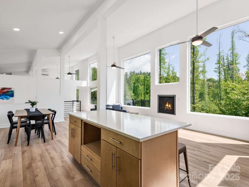 85 Fork Trail, Lake Toxaway, NC 28747.  MLS# CAR4259087, YatesRealty ID 23225. 