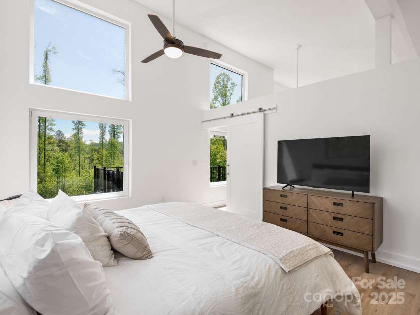 85 Fork Trail, Lake Toxaway, NC 28747.  MLS# CAR4259087, YatesRealty ID 23225. 