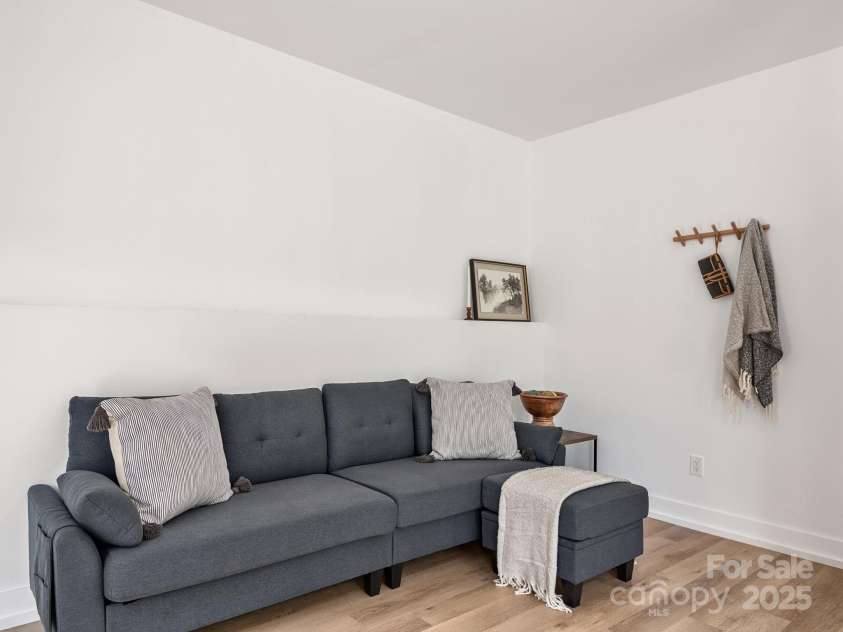 85 Fork Trail, Lake Toxaway, NC 28747.  MLS# CAR4259087, YatesRealty ID 23225. 