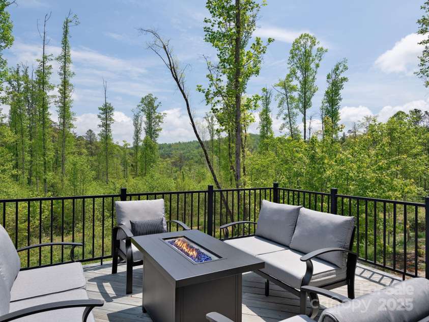 85 Fork Trail, Lake Toxaway, NC 28747.  MLS# CAR4259087, YatesRealty ID 23225. 