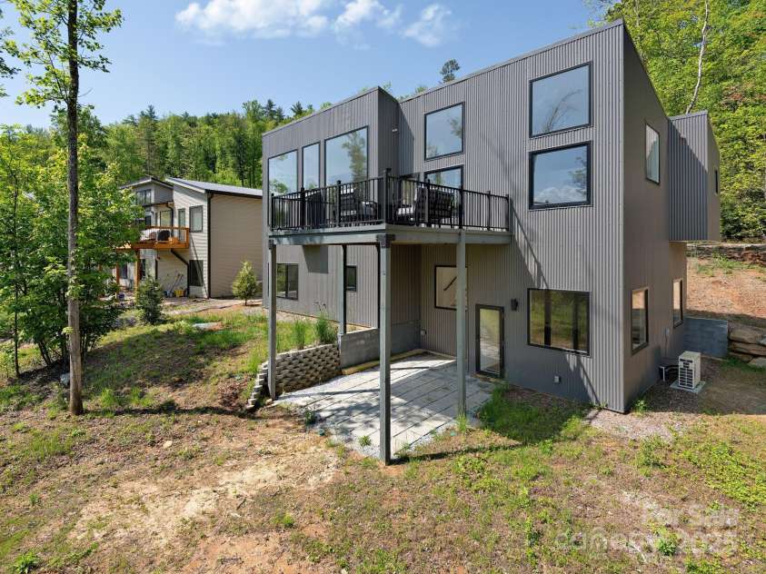 85 Fork Trail, Lake Toxaway, NC 28747.  MLS# CAR4259087, YatesRealty ID 23225. 