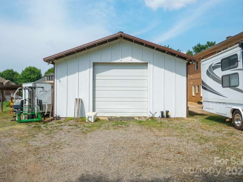 14411 Eastfield Road, Huntersville, NC 28078.  MLS# CAR4273593, YatesRealty ID 23226. 