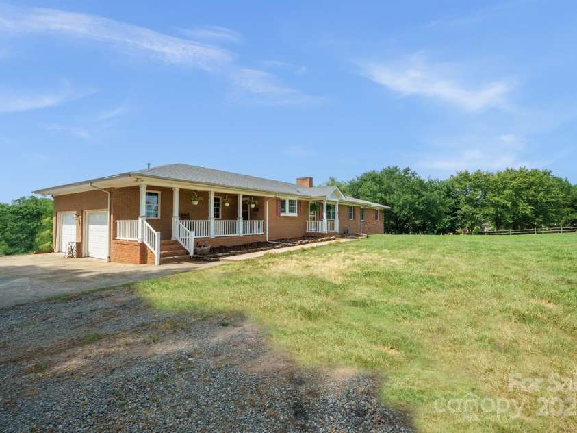14411 Eastfield Road, Huntersville, NC 28078.  MLS# CAR4273593, YatesRealty ID 23226. 