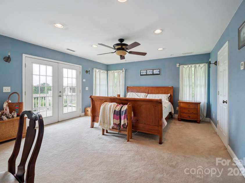 14411 Eastfield Road, Huntersville, NC 28078.  MLS# CAR4273593, YatesRealty ID 23226. Primary on the main