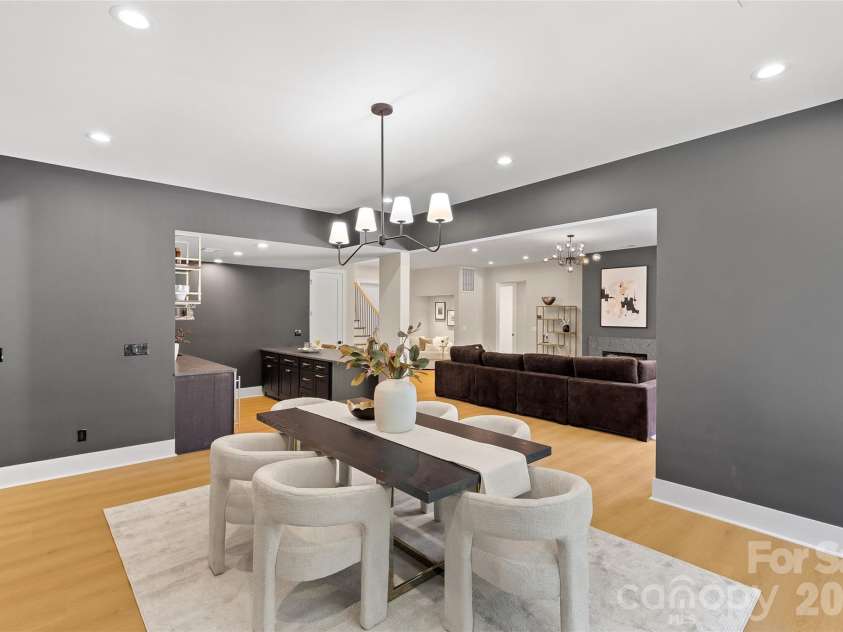 3526 Craig Avenue, Charlotte, NC 28211.  MLS# CAR4378596, YatesRealty ID 23226. Basement Dining