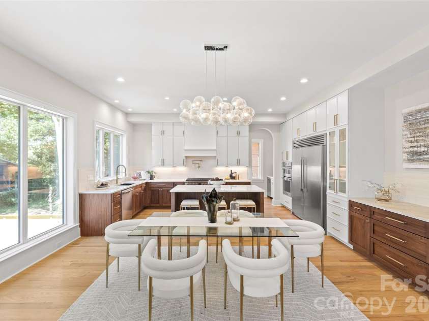 3526 Craig Avenue, Charlotte, NC 28211.  MLS# CAR4378596, YatesRealty ID 23226. Dining Area