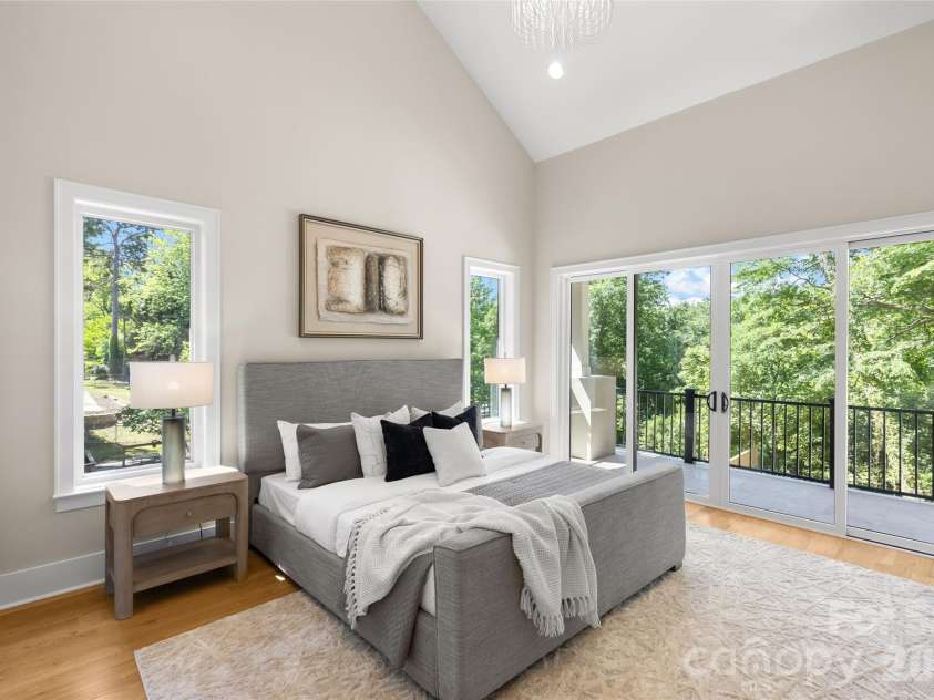 3526 Craig Avenue, Charlotte, NC 28211.  MLS# CAR4378596, YatesRealty ID 23226. Primary Bedroom