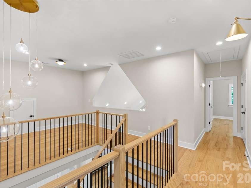 3526 Craig Avenue, Charlotte, NC 28211.  MLS# CAR4378596, YatesRealty ID 23226. Upstairs Loft