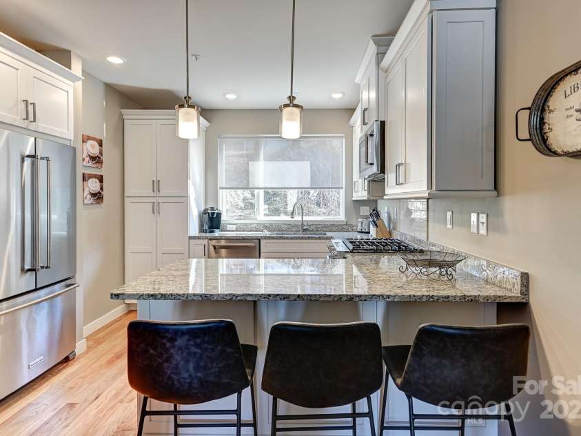 247 Short Coxe Avenue, Asheville, NC 28801.  MLS# CAR4260832, YatesRealty ID 23227. 