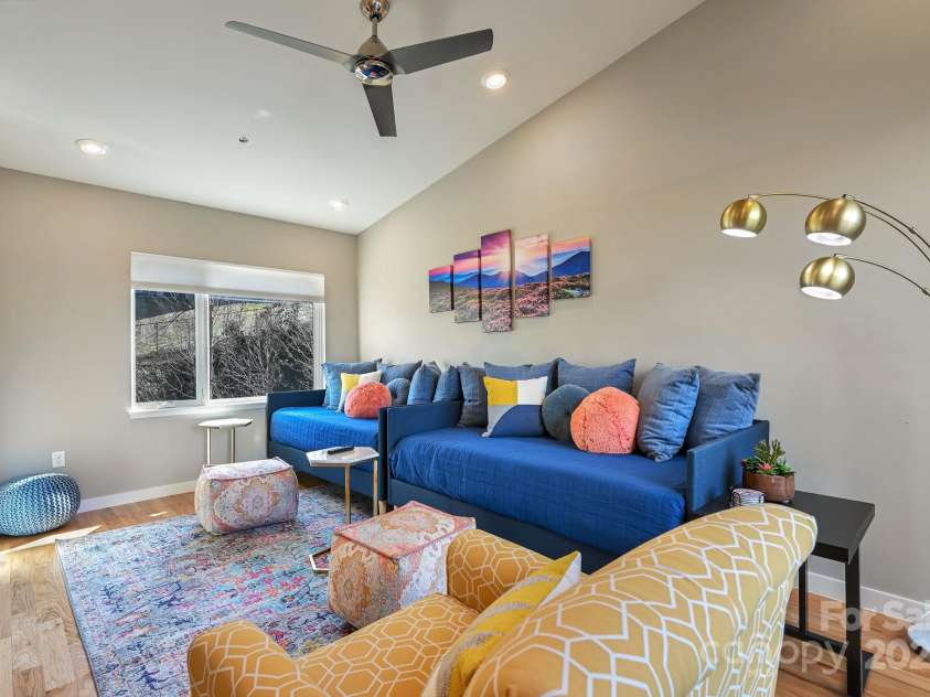 247 Short Coxe Avenue, Asheville, NC 28801.  MLS# CAR4260832, YatesRealty ID 23227. 