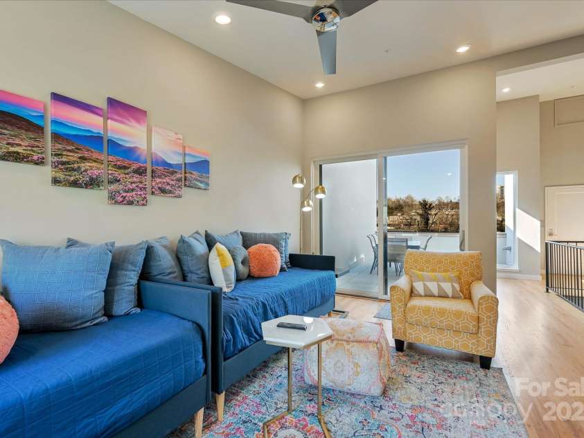 247 Short Coxe Avenue, Asheville, NC 28801.  MLS# CAR4260832, YatesRealty ID 23227. 