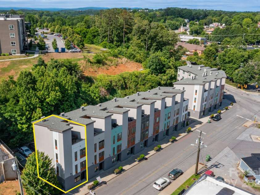 247 Short Coxe Avenue, Asheville, NC 28801.  MLS# CAR4260832, YatesRealty ID 23227. 