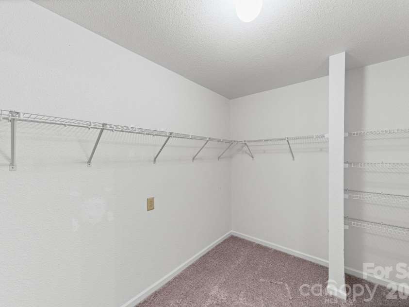 2902 Royal Fern Lane, Charlotte, NC 28215.  MLS# CAR4366975, YatesRealty ID 23227. 