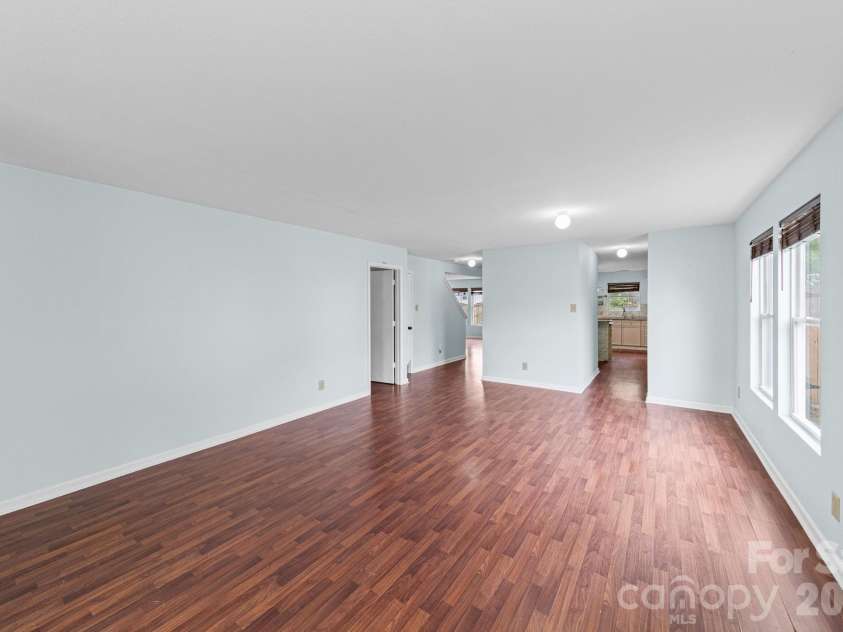 2902 Royal Fern Lane, Charlotte, NC 28215.  MLS# CAR4366975, YatesRealty ID 23227. 