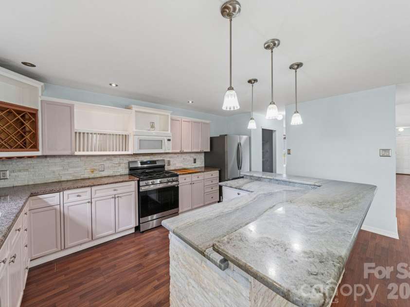 2902 Royal Fern Lane, Charlotte, NC 28215.  MLS# CAR4366975, YatesRealty ID 23227. 