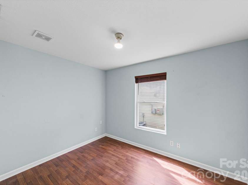 2902 Royal Fern Lane, Charlotte, NC 28215.  MLS# CAR4366975, YatesRealty ID 23227. 