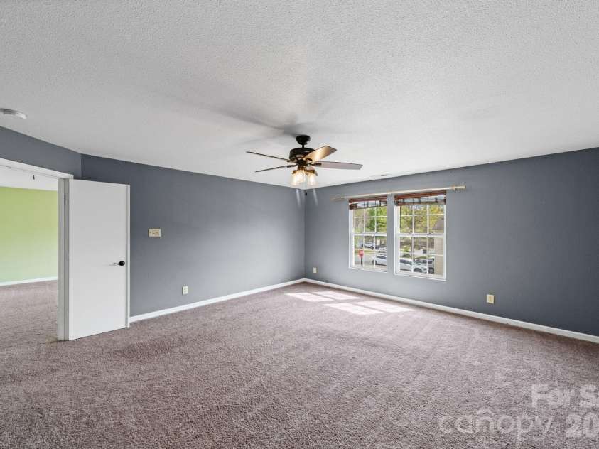 2902 Royal Fern Lane, Charlotte, NC 28215.  MLS# CAR4366975, YatesRealty ID 23227. 