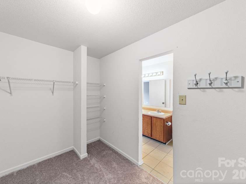 2902 Royal Fern Lane, Charlotte, NC 28215.  MLS# CAR4366975, YatesRealty ID 23227. 