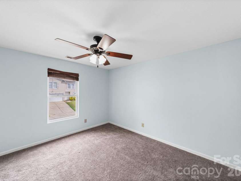 2902 Royal Fern Lane, Charlotte, NC 28215.  MLS# CAR4366975, YatesRealty ID 23227. 